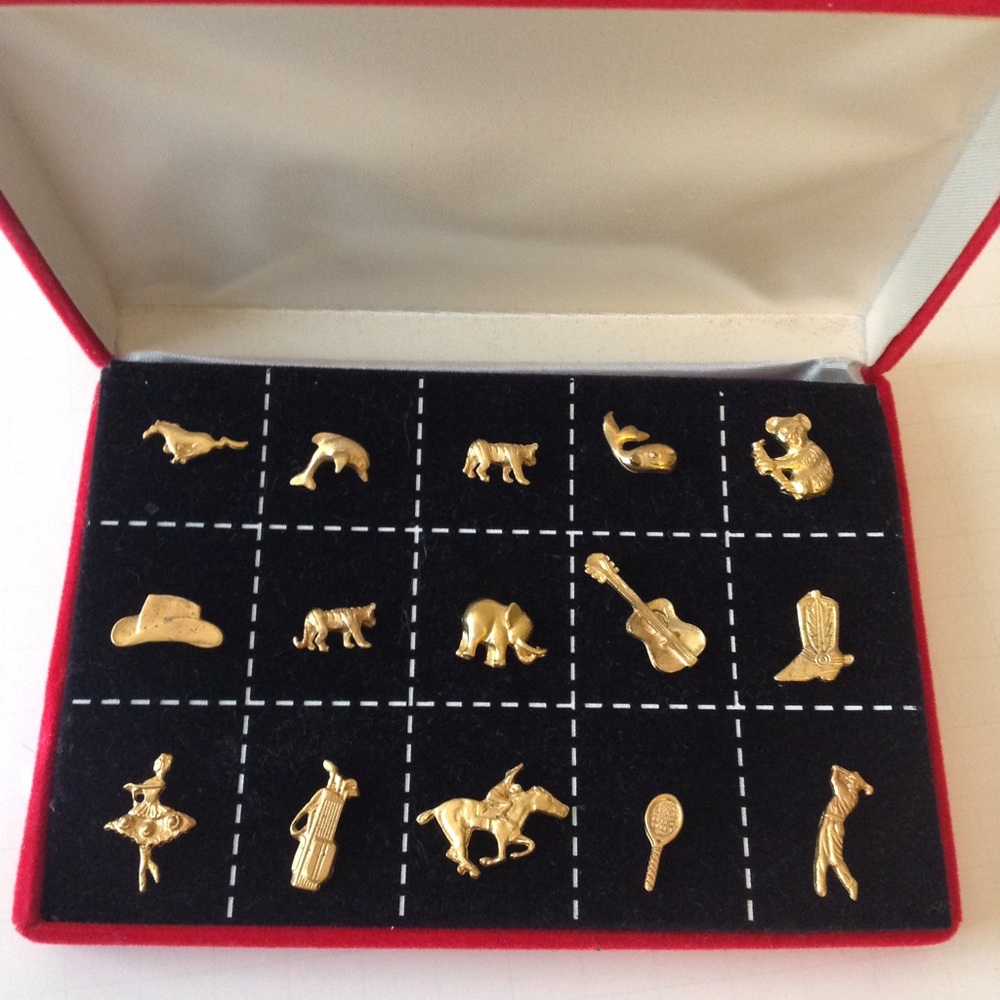 Vintage gold tone lapel pin set - Picture 3 of 8